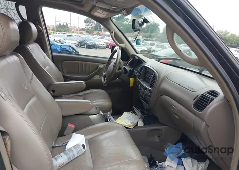 2005 Toyota Sequoia Limited V8 z USA, uszkodzony, nr VIN 5TDBT48A45S247725